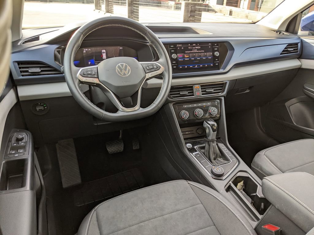 Certified 2023 Volkswagen Taos SE image 12