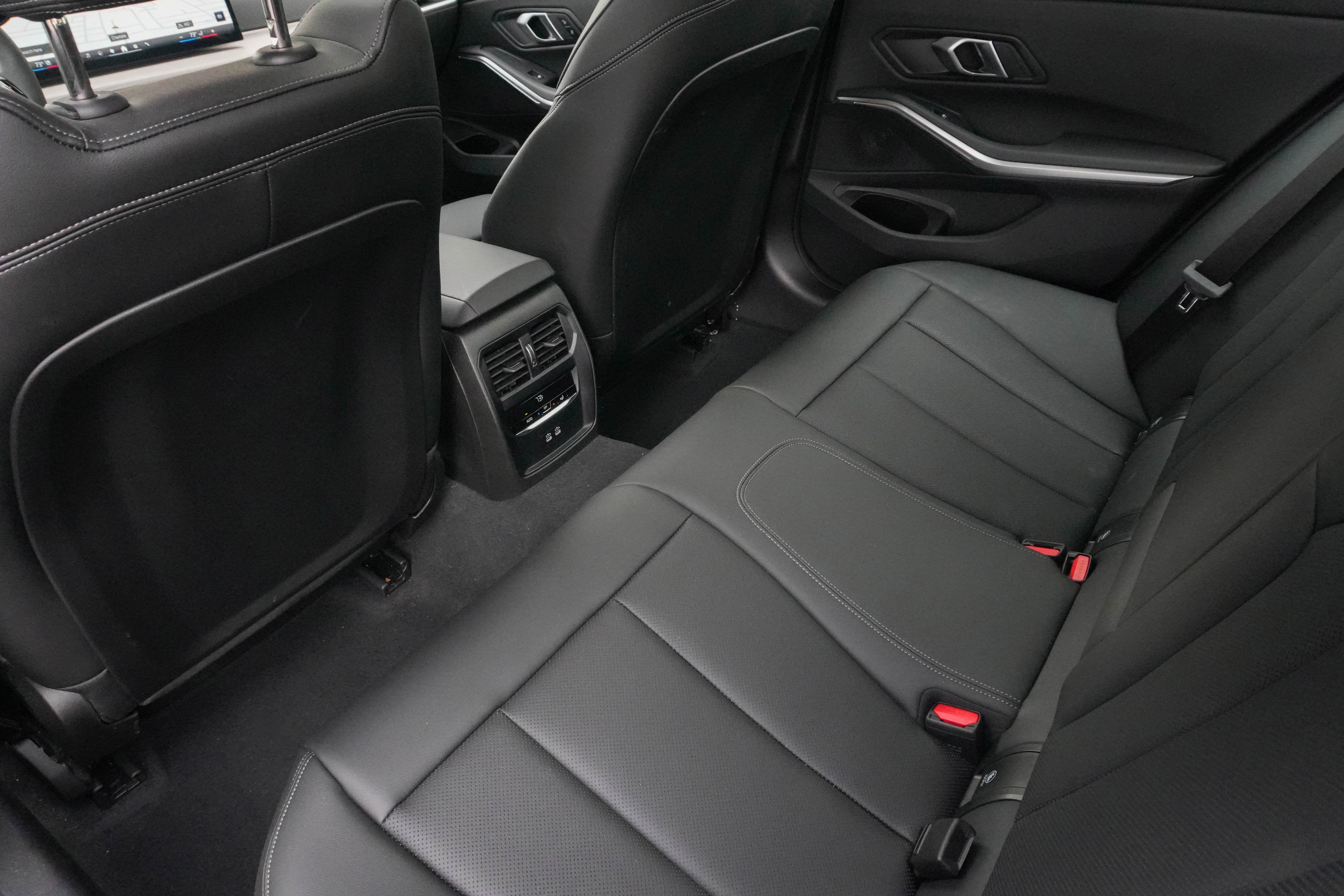 Certified 2025 BMW 330i xDrive Sedan image 34