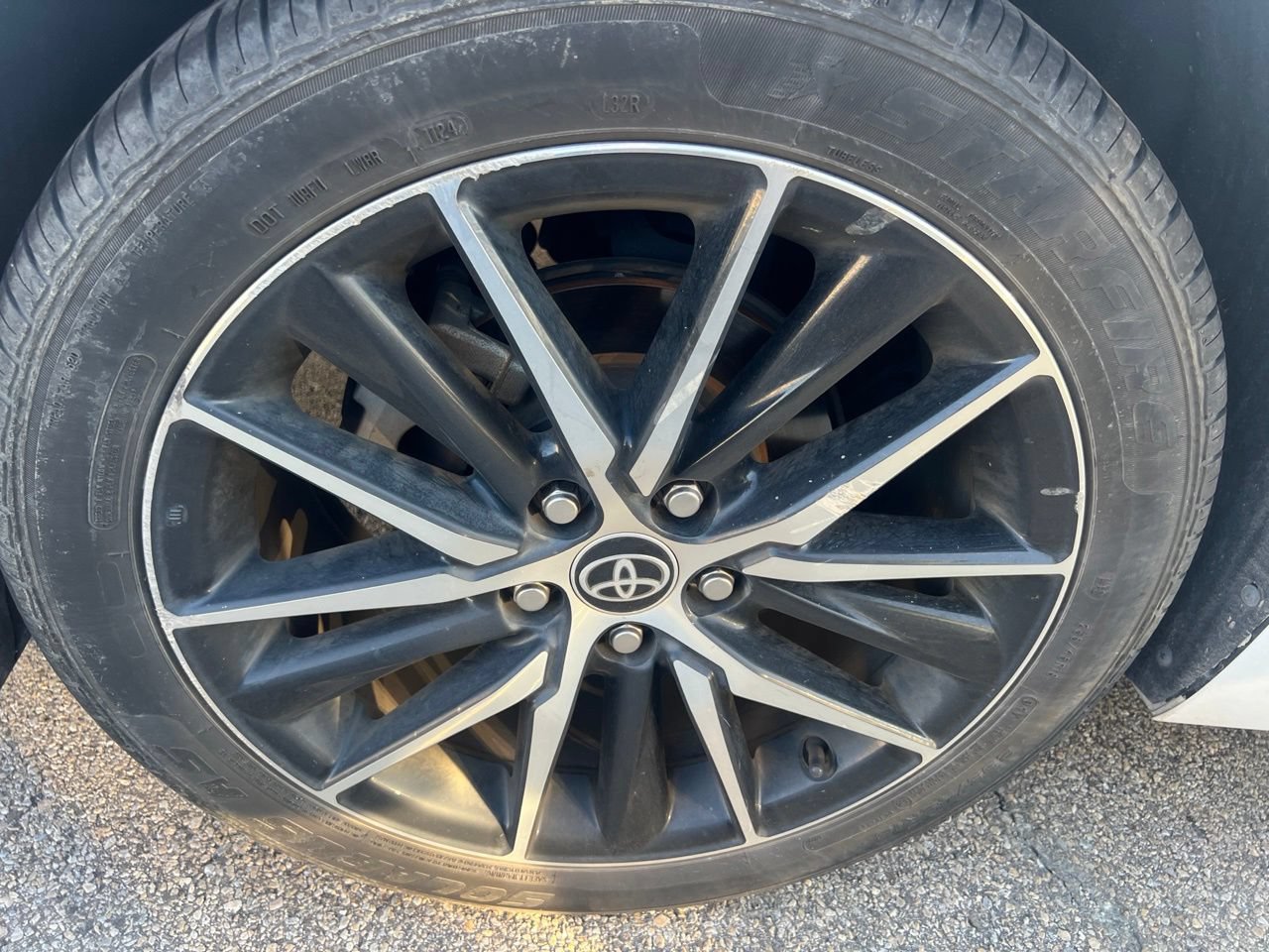 Used 2024 Toyota Camry SE FWD image 11