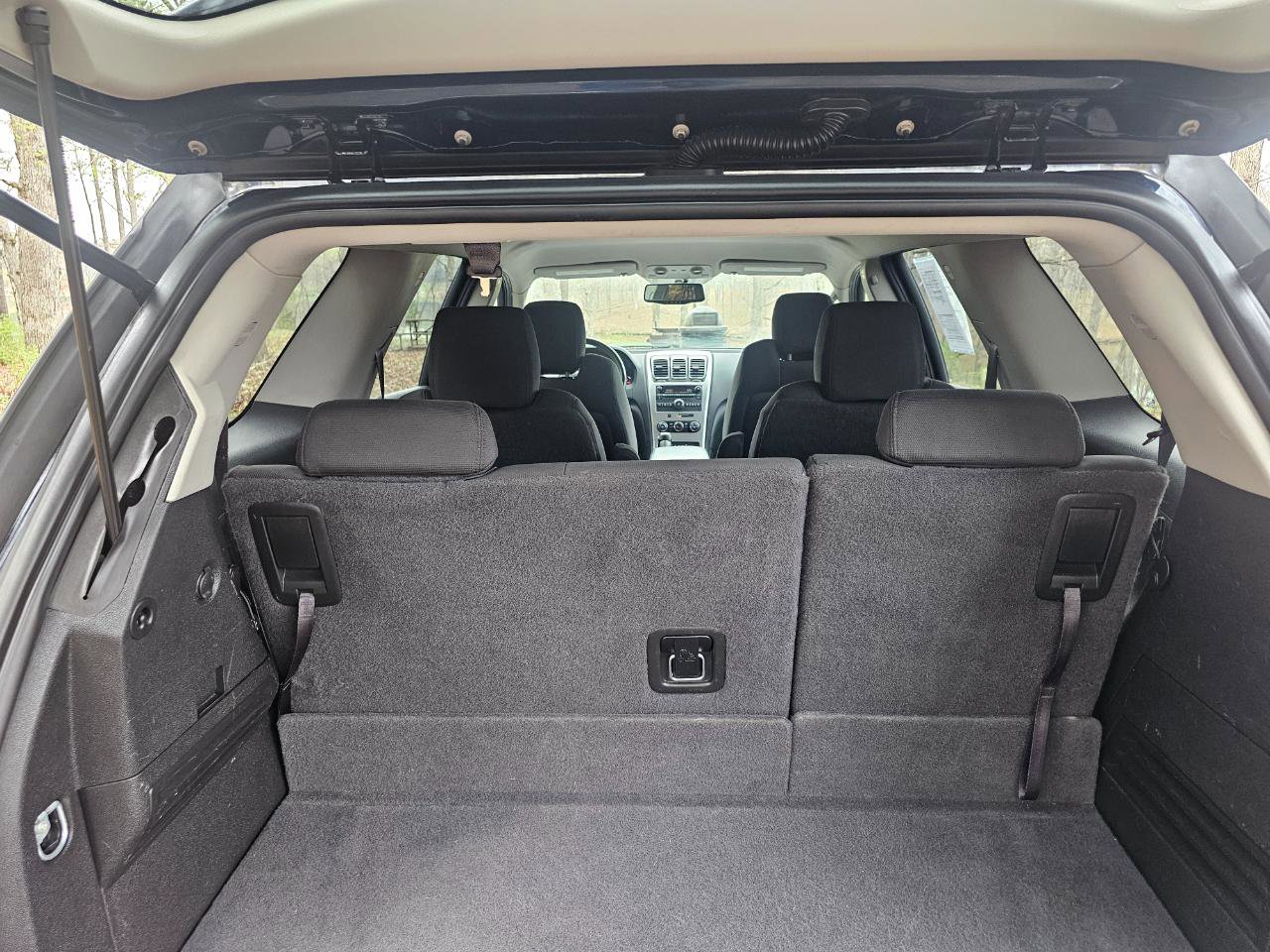 Used 2012 GMC Acadia SLE image 21