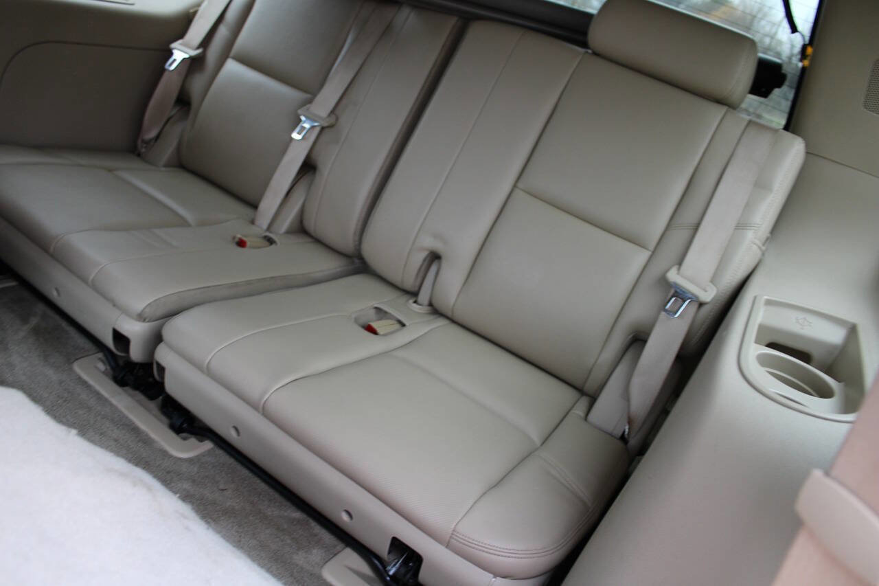 Used 2009 Cadillac Escalade AWD image 35