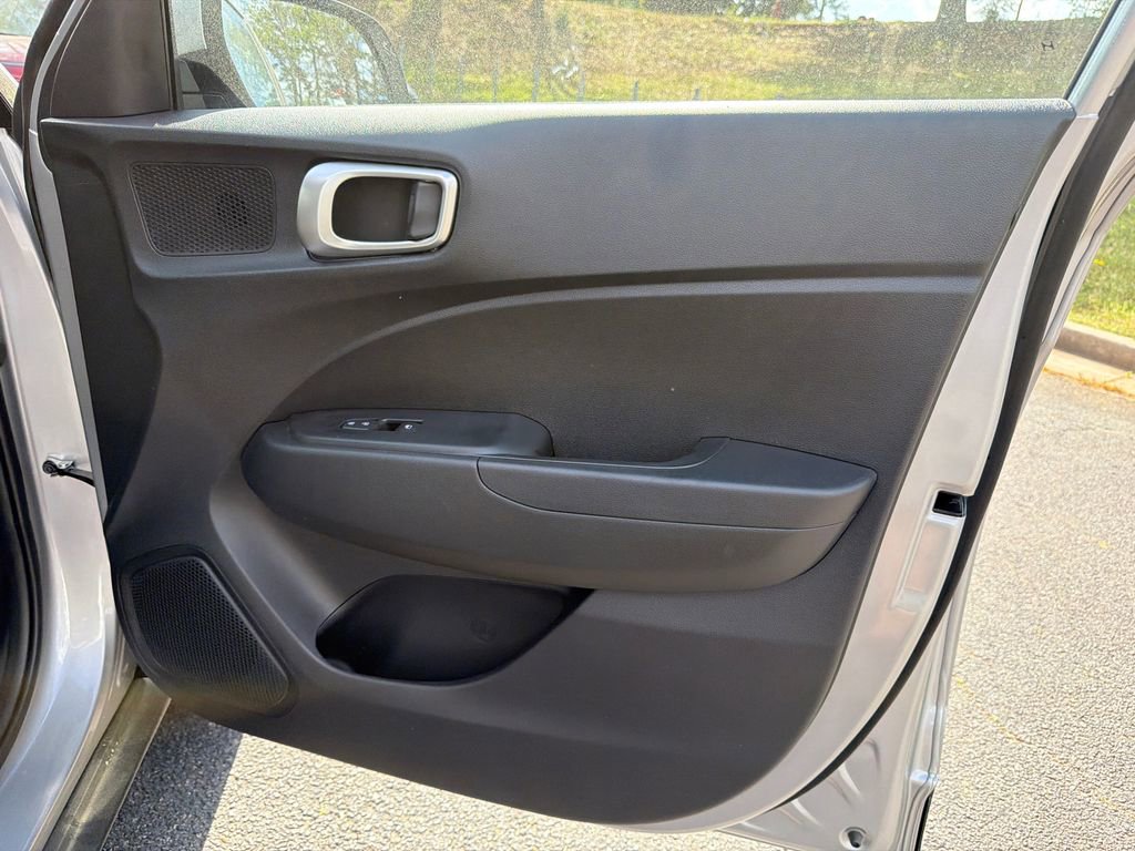 New 2026 Hyundai Venue SE image 14