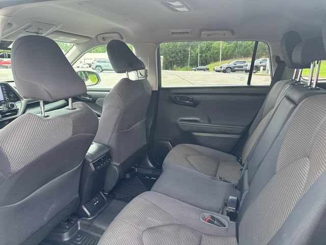 Used 2021 Toyota Highlander L FWD image 17