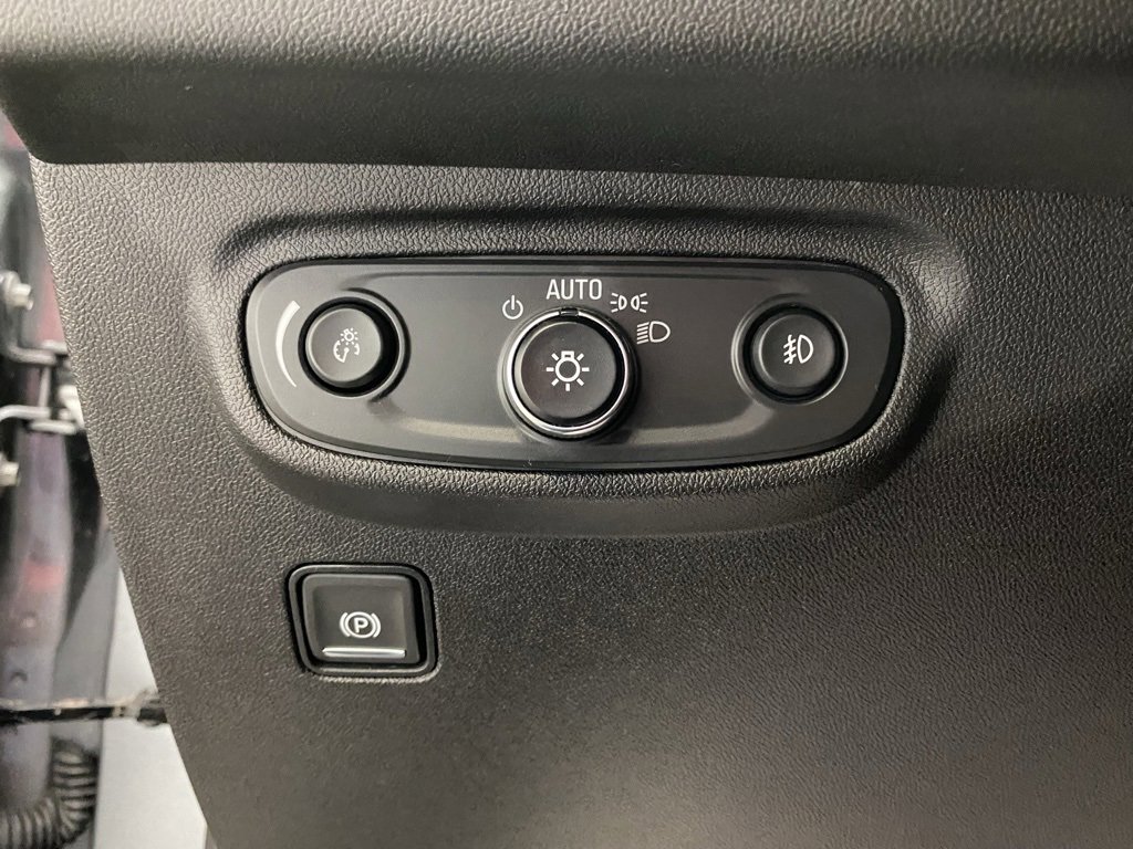 Used 2024 GMC Terrain SLT image 23