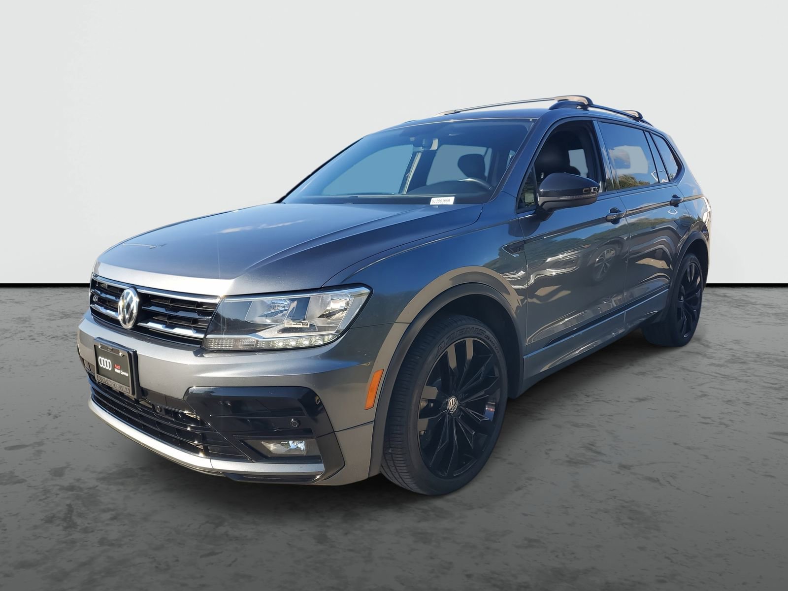 Used 2021 Volkswagen Tiguan SE R-Line image 2