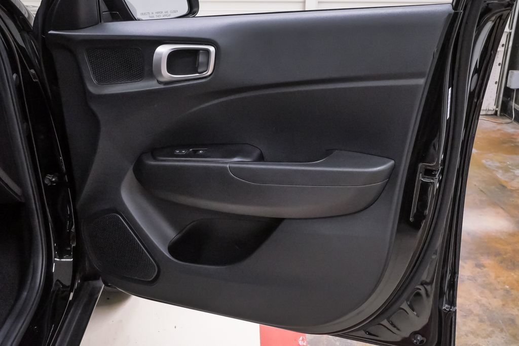Certified 2024 Hyundai Venue SE FWD image 27