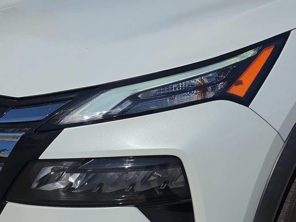 Used 2024 Nissan Rogue SL w/ SL Premium Package FWD image 12