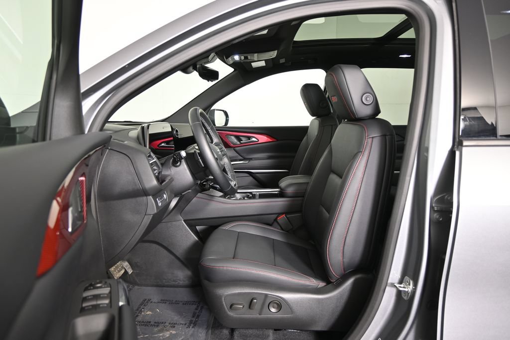 Used 2026 Chevrolet Traverse Z71 w/ LPO, Floor Liner Package AWD/4WD image 21