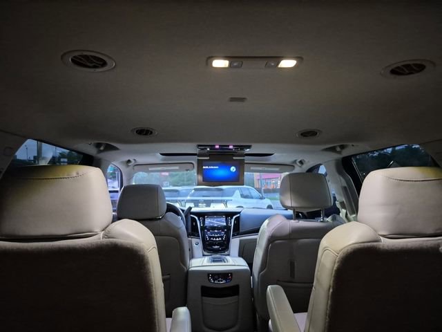 Used 2020 Cadillac Escalade Premium Luxury image 31
