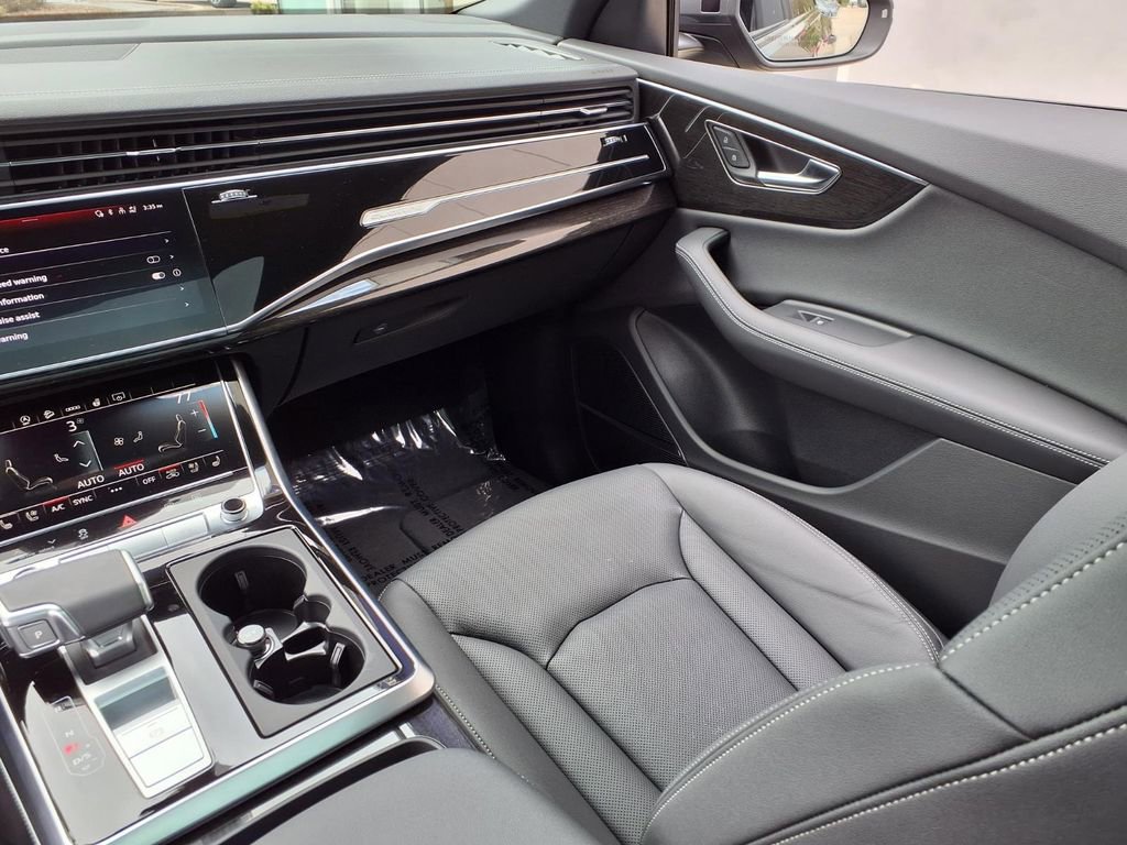 Used 2026 Audi Q8 Premium Plus AWD/4WD image 21