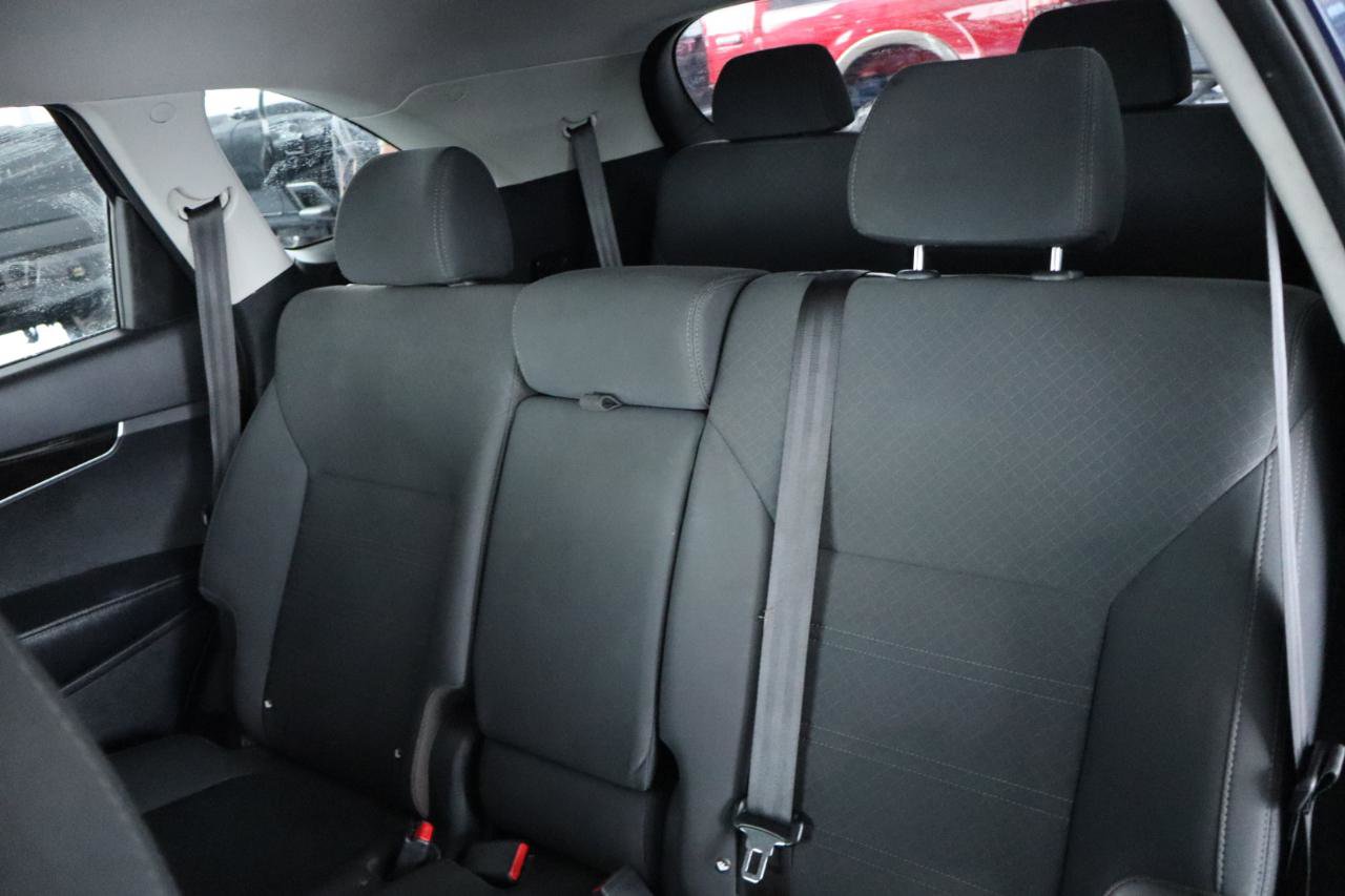 Used 2020 Kia Sorento LX image 23