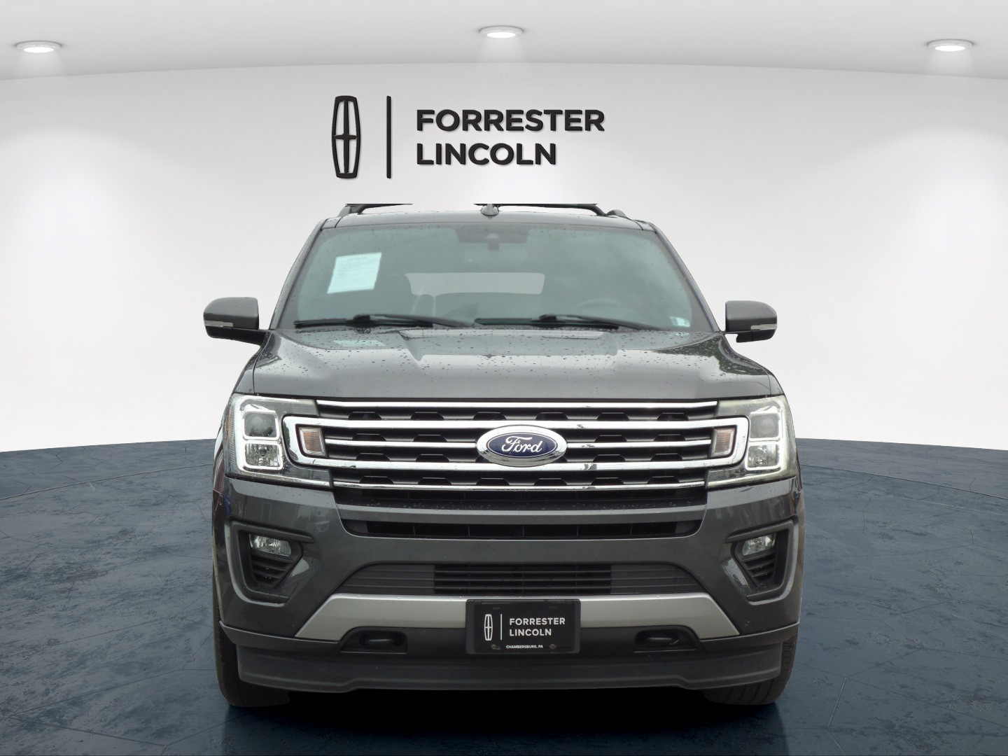Used 2018 Ford Expedition XLT w/ Equipment Group 202A AWD/4WD image 8