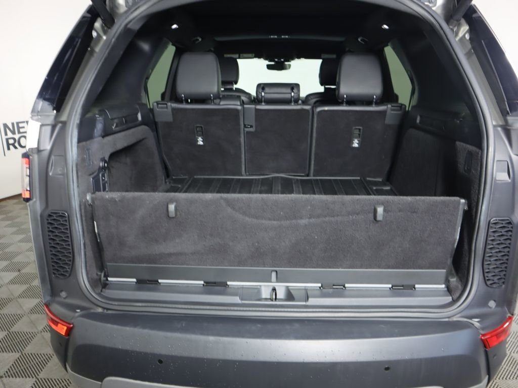 Used 2020 Land Rover Discovery SE AWD/4WD image 33