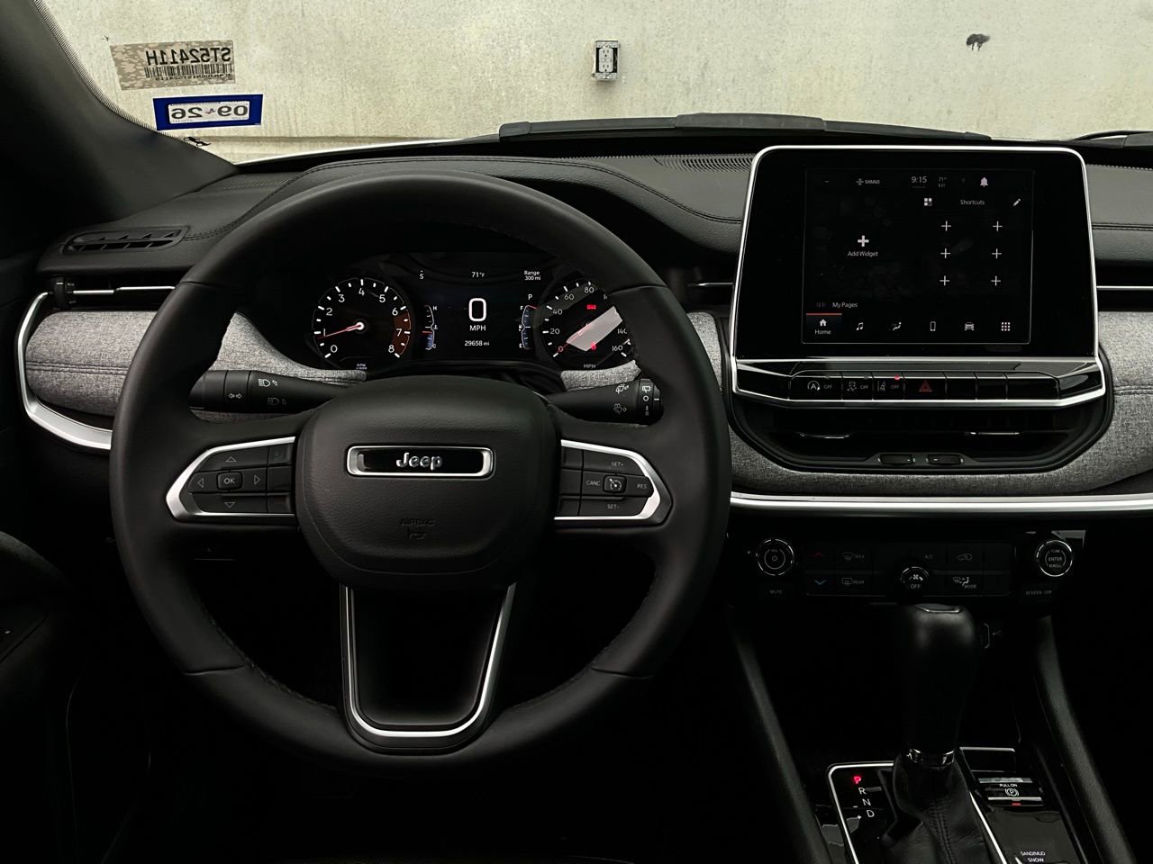 Used 2025 Jeep Compass Latitude image 13