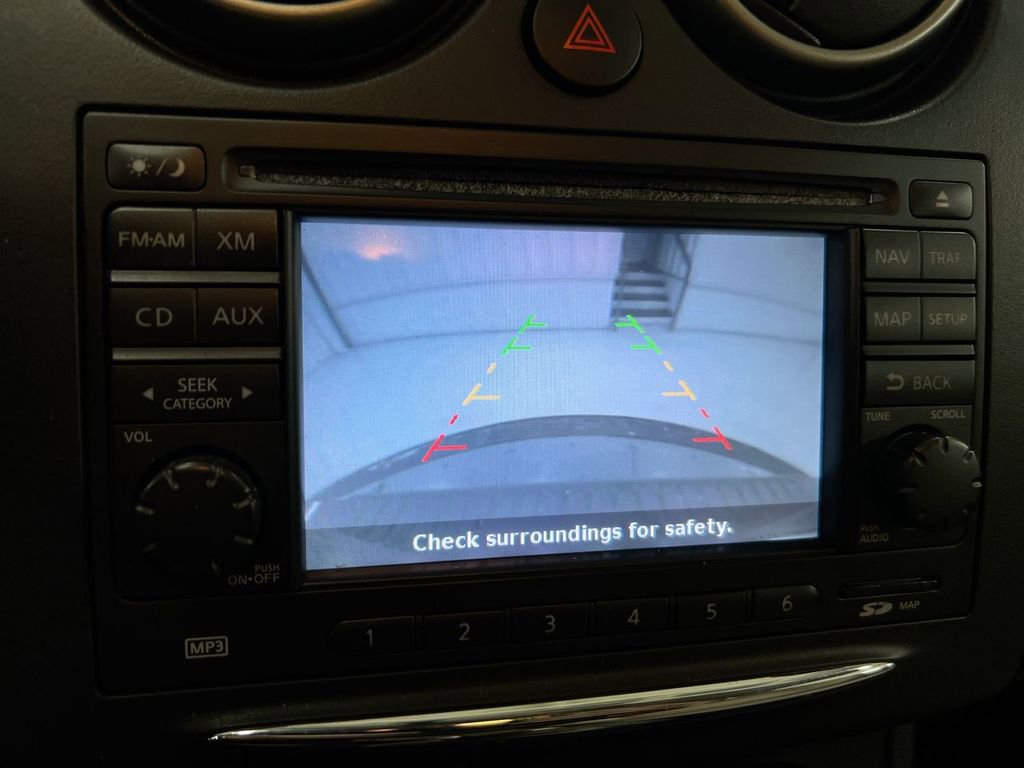 Used 2011 Nissan Rogue SV w/ Premium Pkg image 16