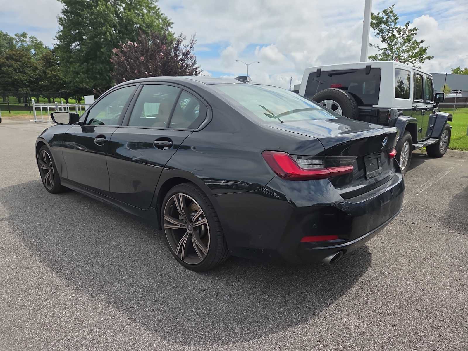 Used 2023 BMW 330i Sedan RWD image 3
