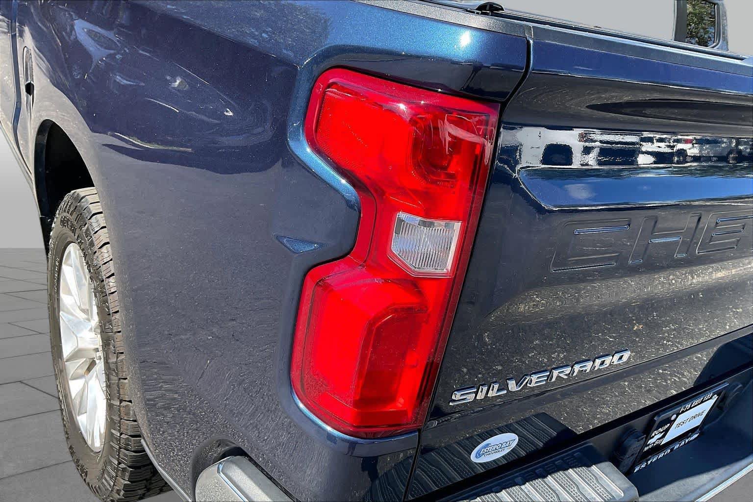 Used 2022 Chevrolet Silverado 1500 LTZ AWD/4WD image 28