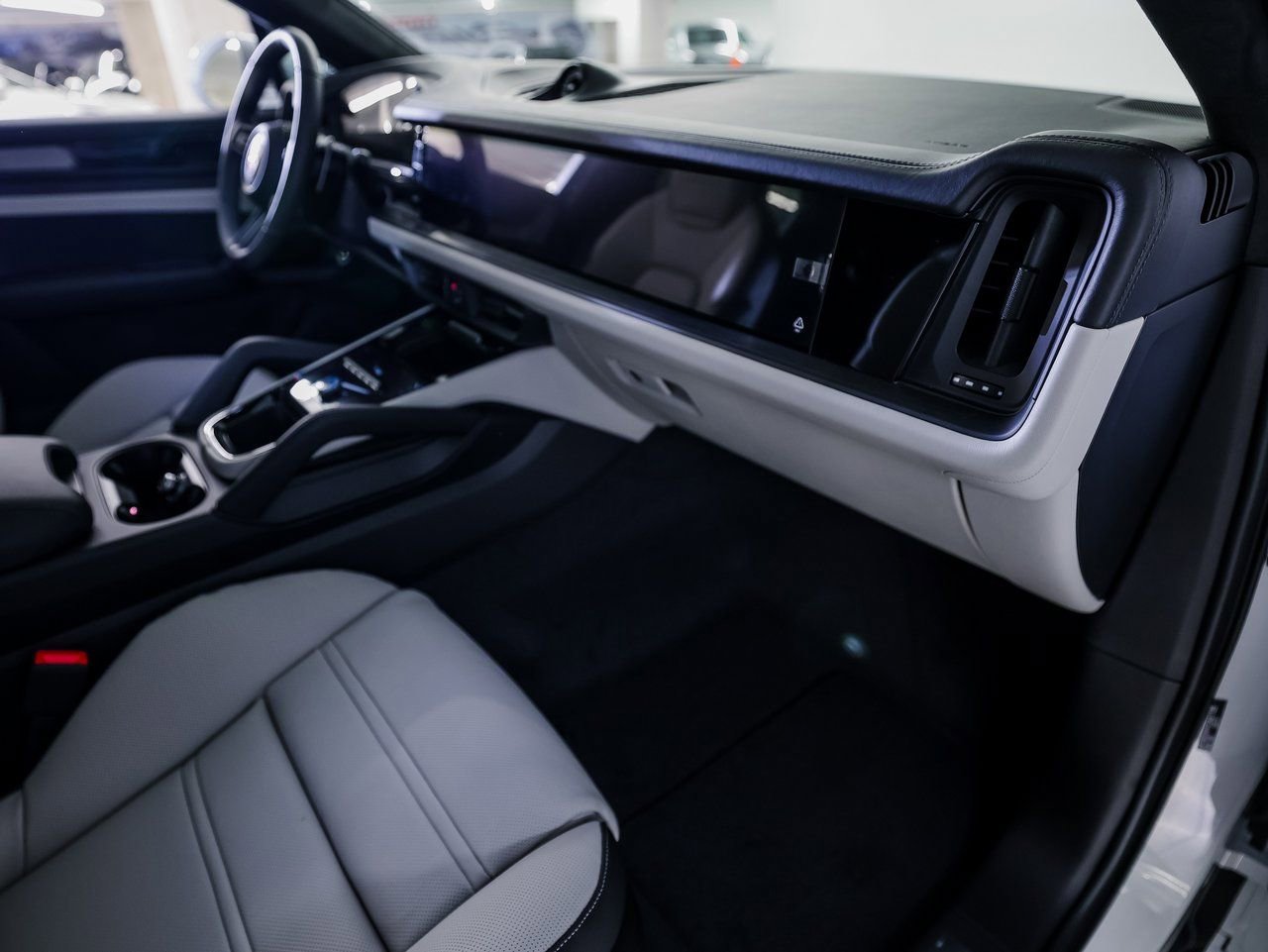 New 2026 Porsche Cayenne GTS AWD/4WD image 29