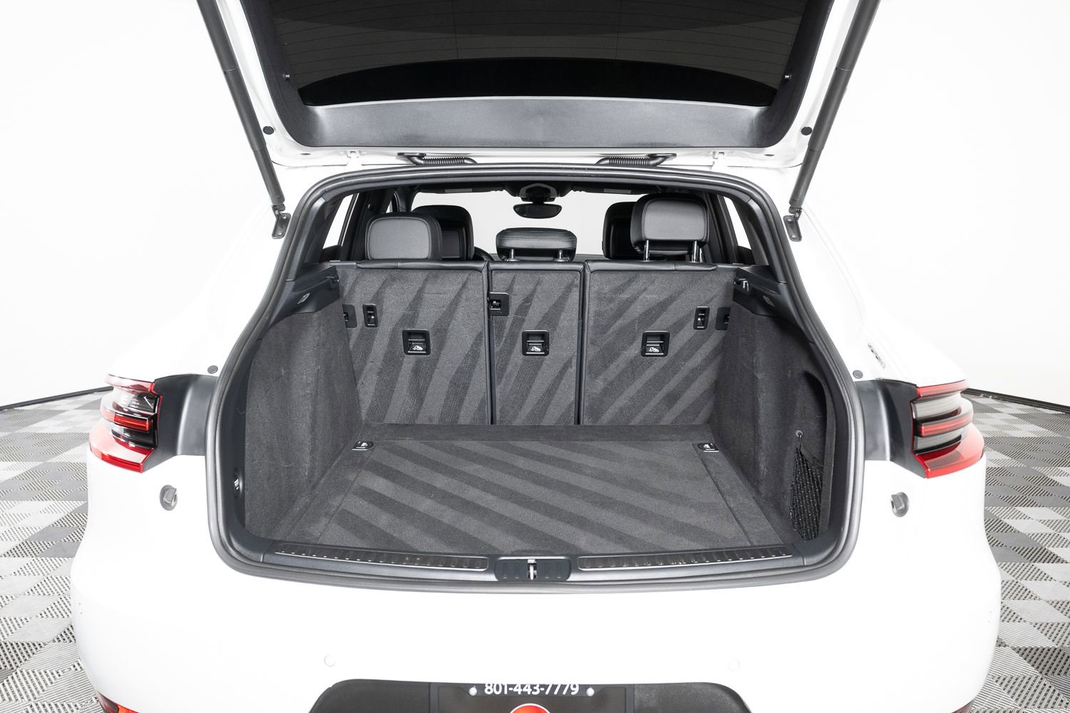 Used 2018 Porsche Macan image 20