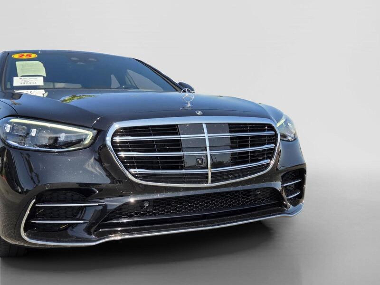 Certified 2025 Mercedes-Benz S 500 4MATIC image 9
