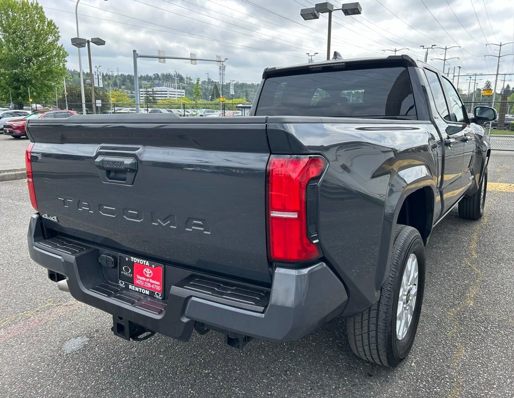 Certified 2025 Toyota Tacoma SR5 AWD/4WD image 5