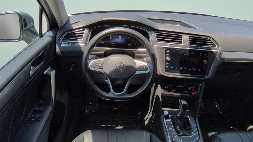 Used 2024 Volkswagen Tiguan SE AWD/4WD image 12