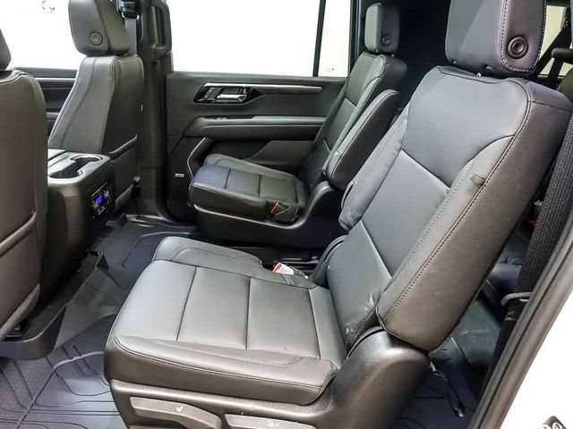 New 2026 Chevrolet Suburban Z71 w/ Comfort Package AWD/4WD image 10