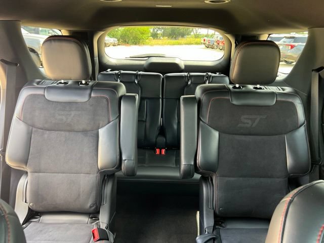 Used 2025 Ford Explorer ST RWD image 35