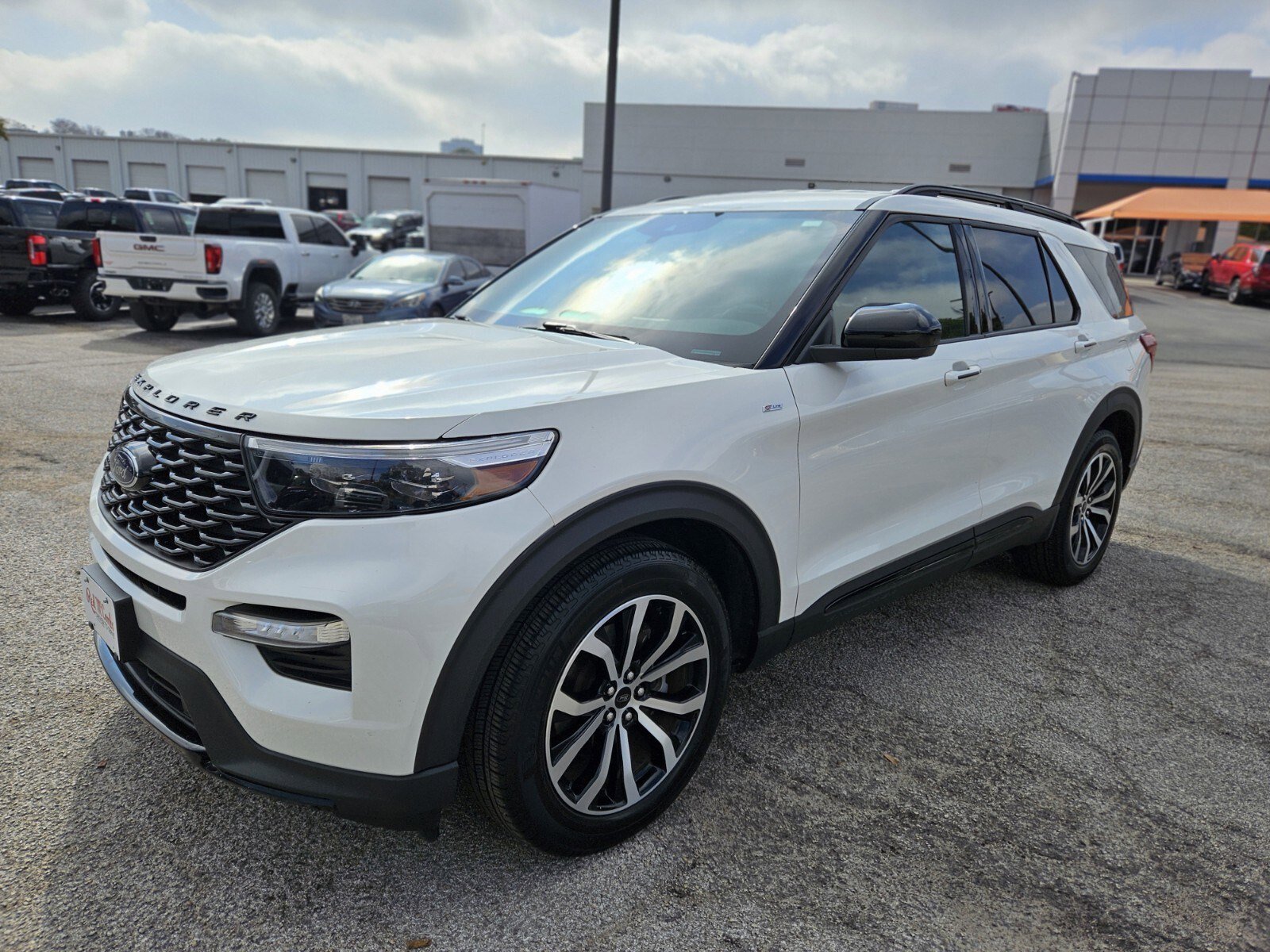 Certified 2023 Ford Explorer ST-Line w/ Class IV Trailer Tow Package image 8