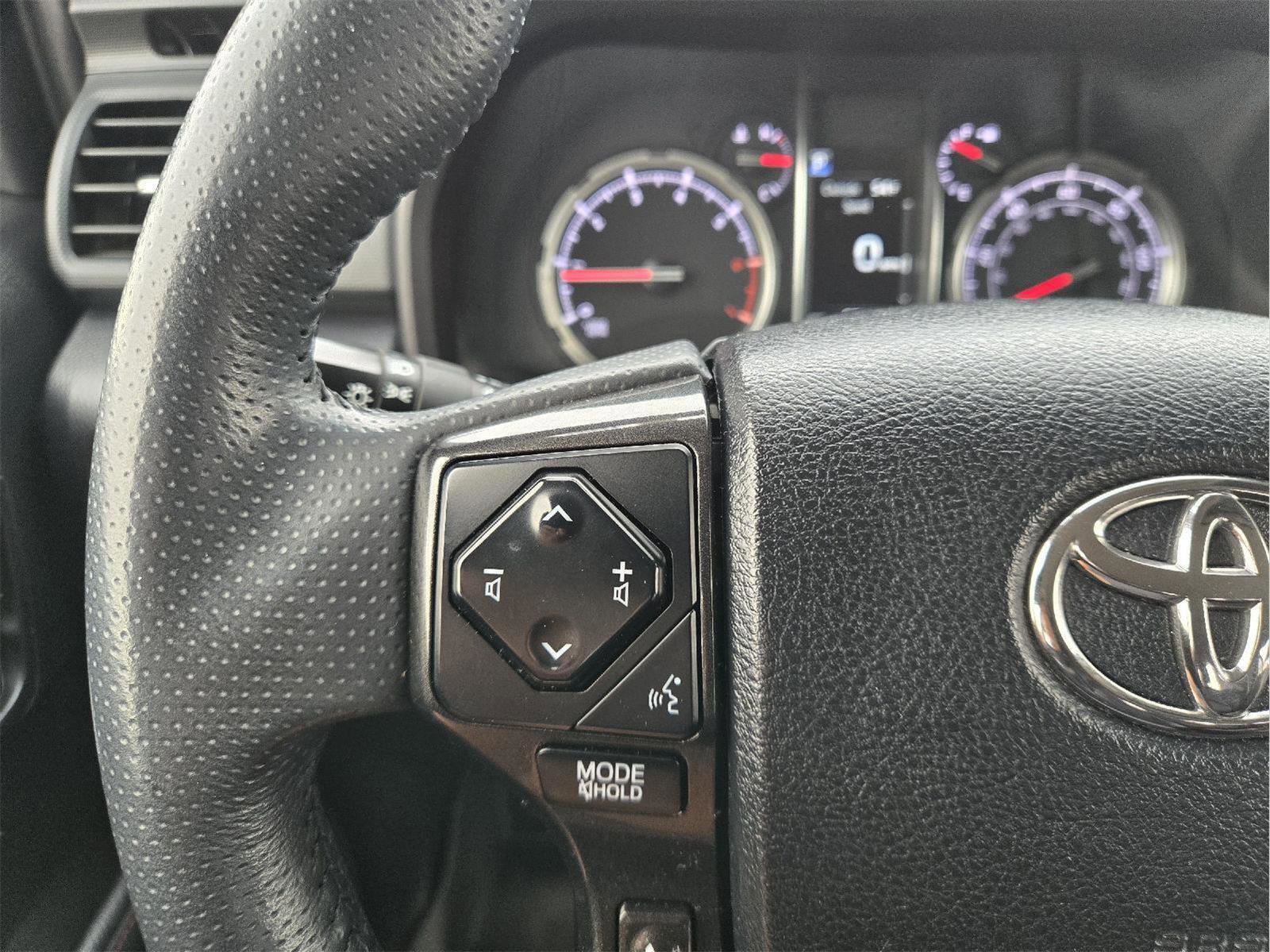 Used 2021 Toyota 4Runner TRD Off-Road Premium AWD/4WD image 27