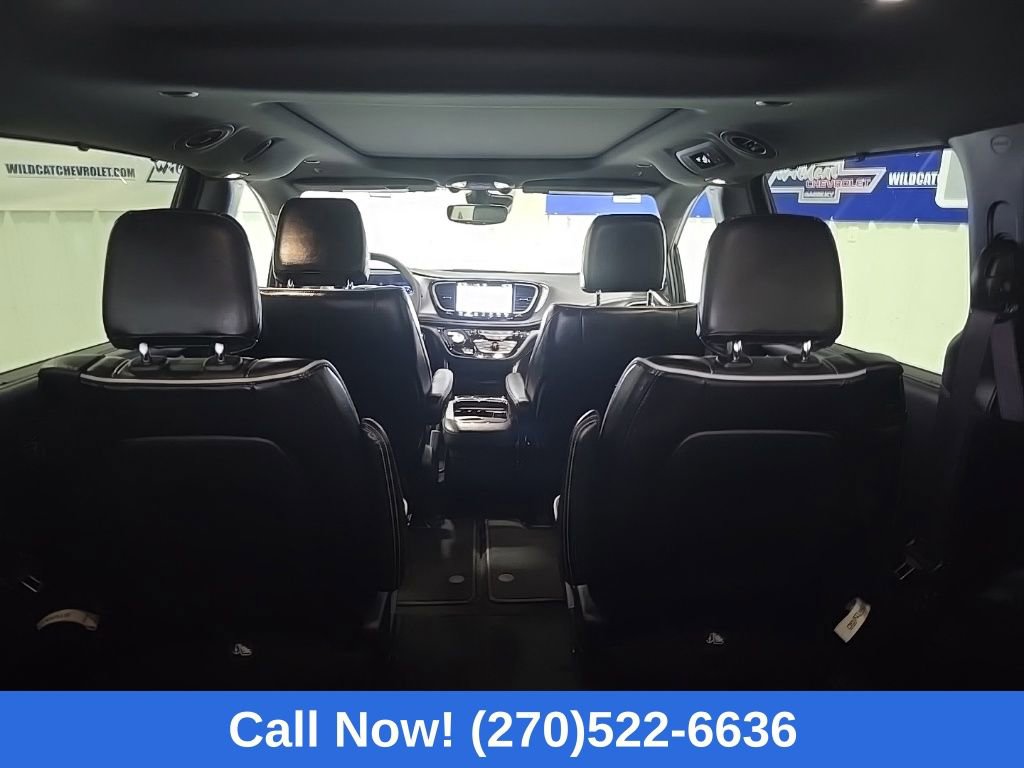 Used 2025 Chrysler Pacifica Limited image 20