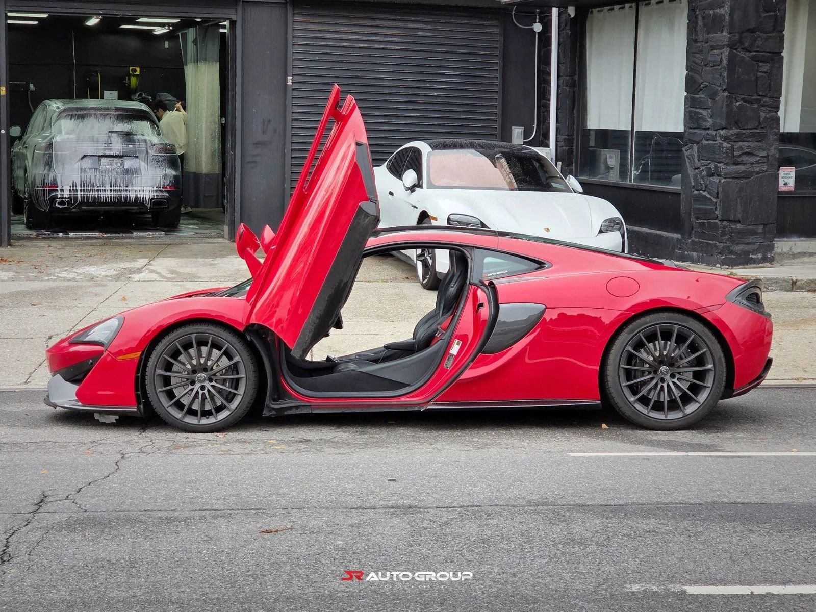 Used 2017 McLaren 570S image 6