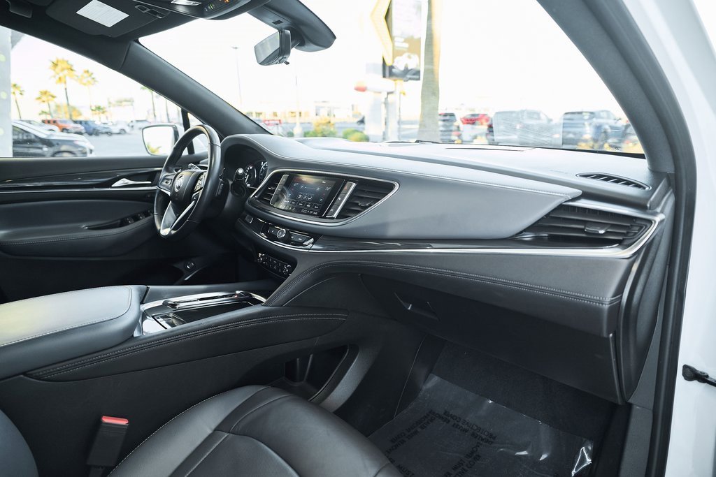 Used 2024 Buick Enclave Premium image 24