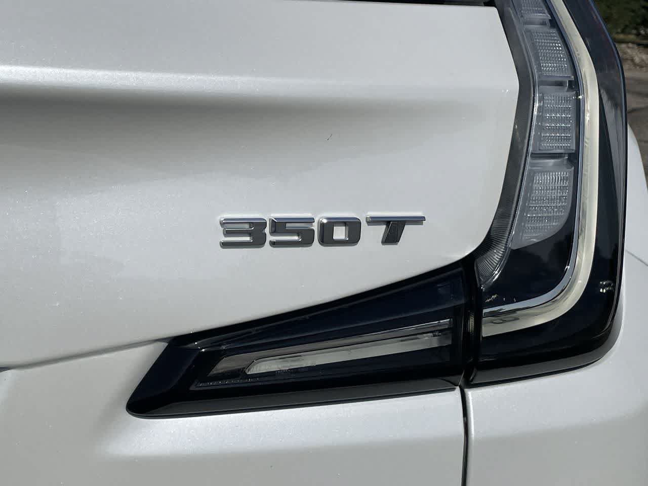 Certified 2024 Cadillac XT4 Sport FWD image 41
