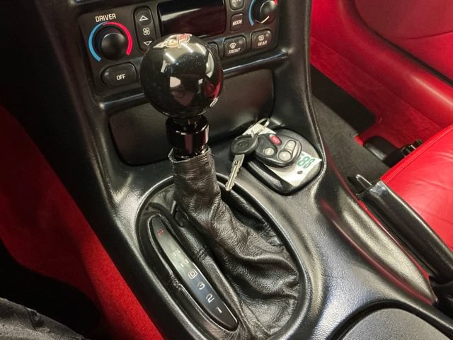 Used 2001 Chevrolet Corvette Convertible w/ Preferred Equipment Group2 RWD image 22