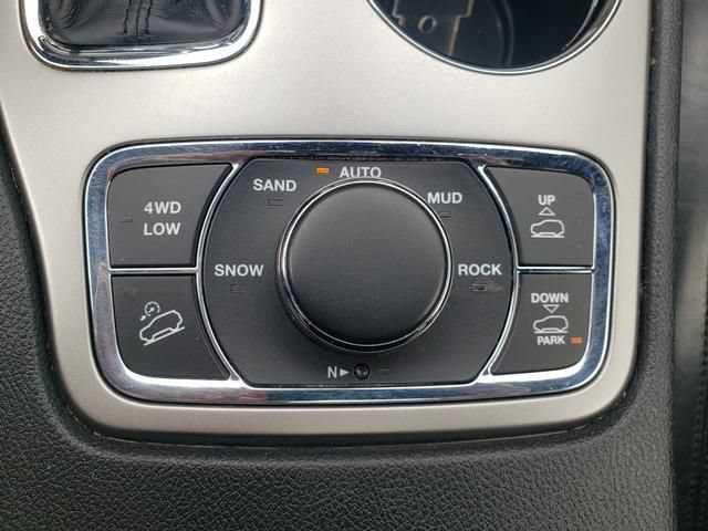 Used 2018 Jeep Grand Cherokee Overland AWD/4WD image 20