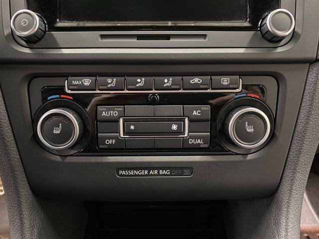 Used 2012 Volkswagen Golf 4-Door image 23