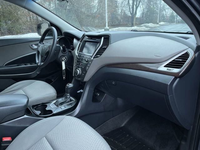 Used 2017 Hyundai Santa Fe SE w/ Cargo Package image 26