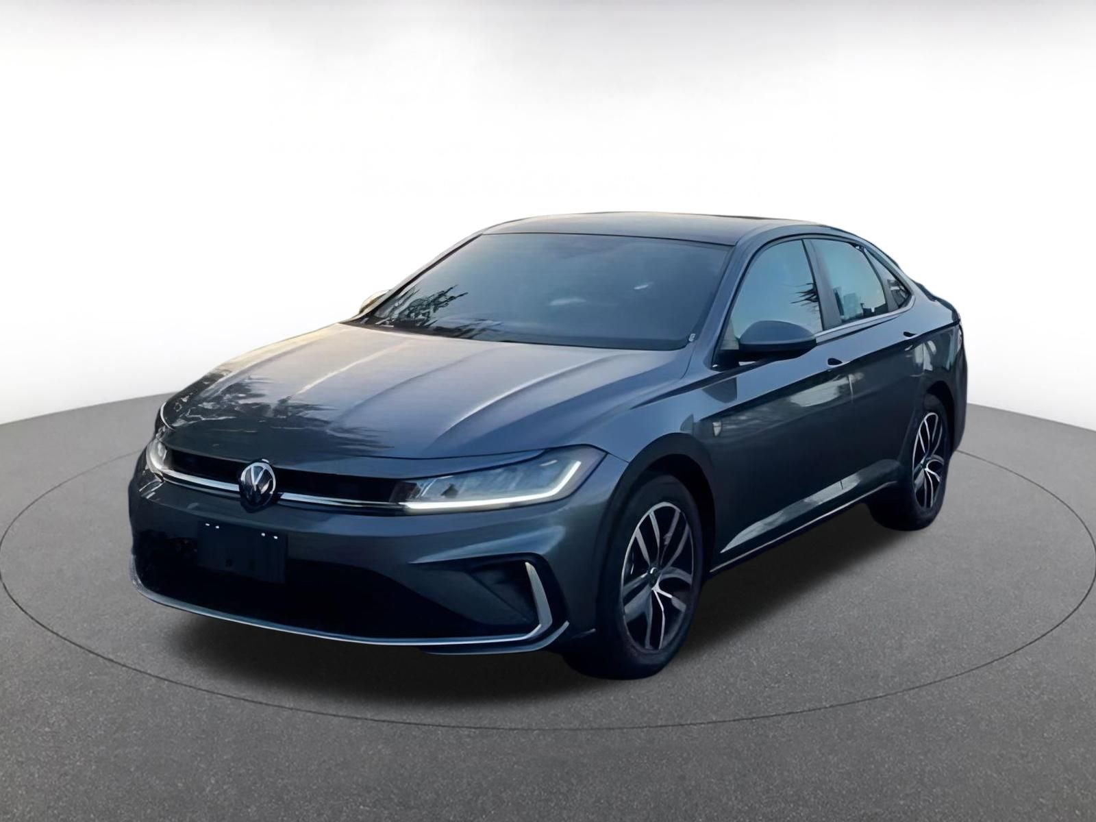 Used 2025 Volkswagen Jetta SE image 10