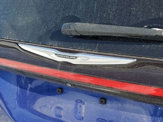 Used 2021 Chrysler Pacifica Touring-L FWD image 30