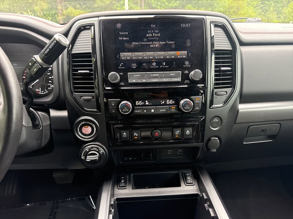 Used 2021 Nissan Titan PRO-4X w/ Pro-4x Convenience Package AWD/4WD image 18