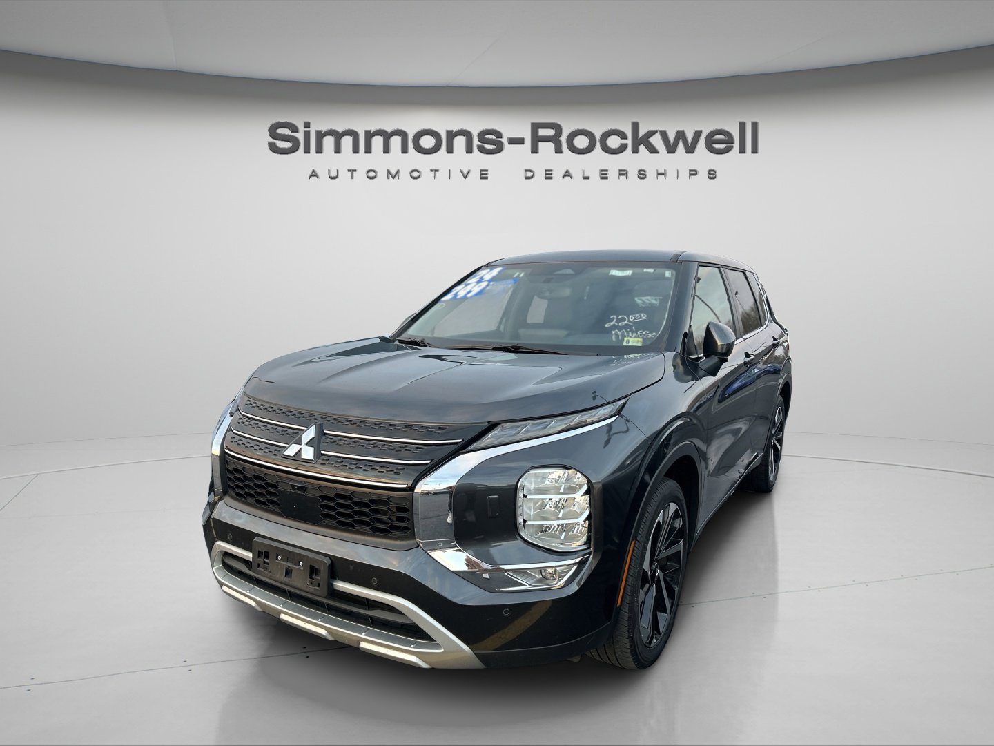 Used 2024 Mitsubishi Outlander SE image 4