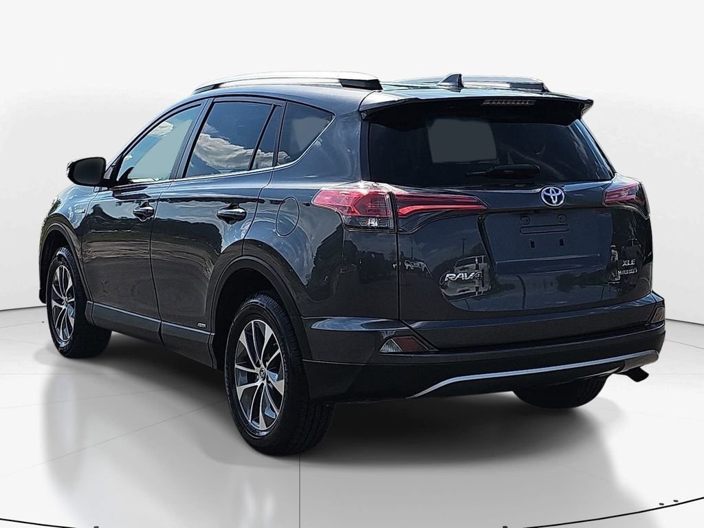 Used 2018 Toyota RAV4 XLE AWD/4WD image 8