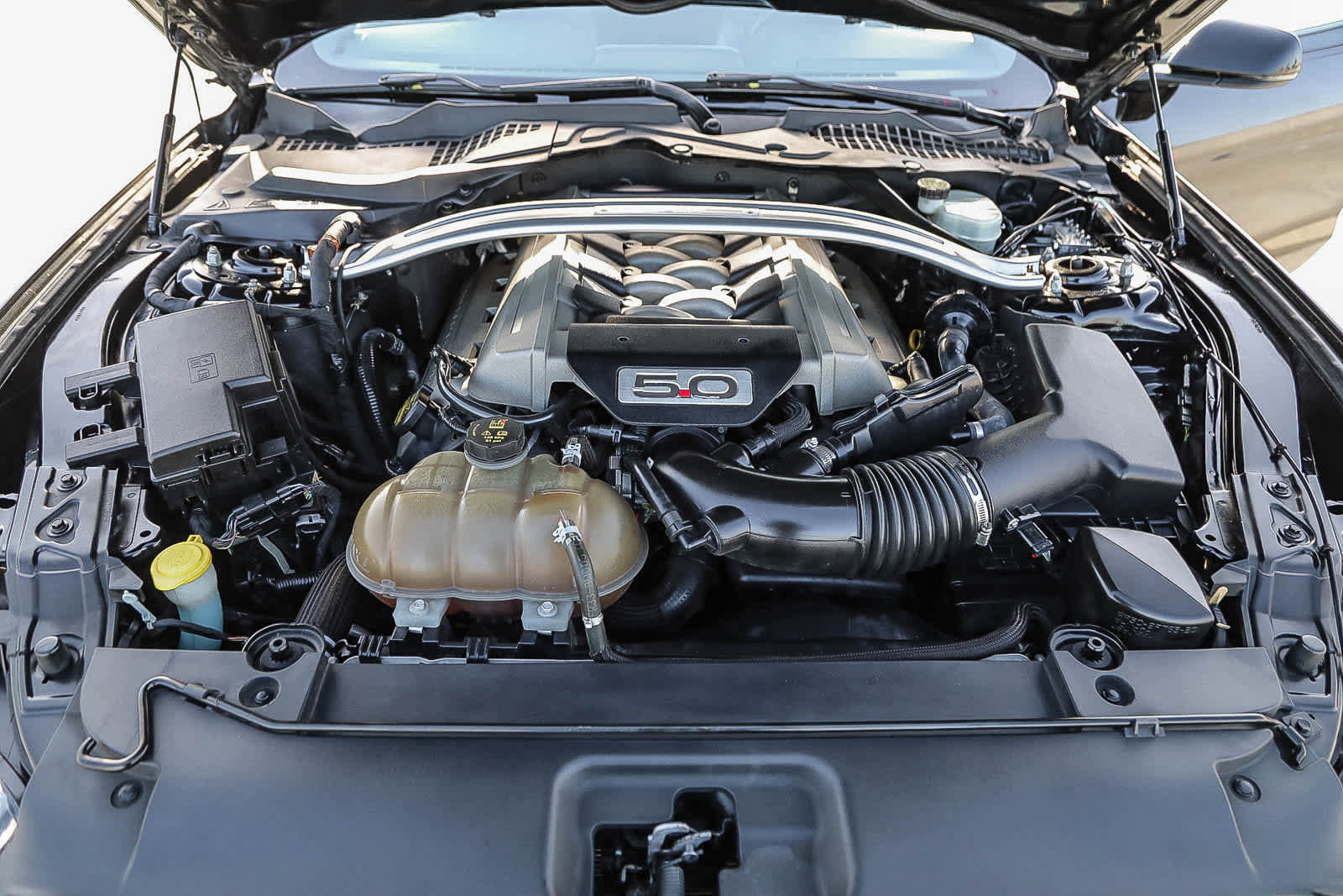 Used 2015 Ford Mustang GT Premium RWD image 25