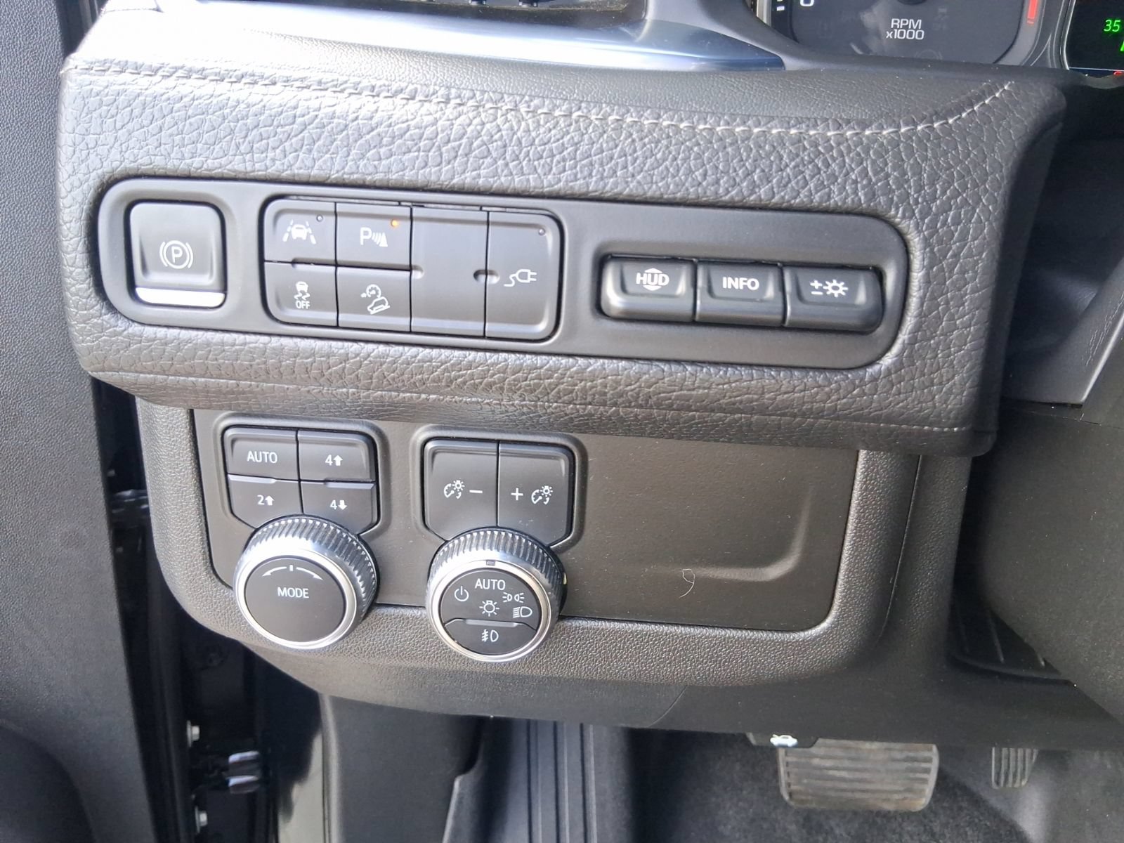 Used 2021 GMC Yukon Denali AWD/4WD image 27