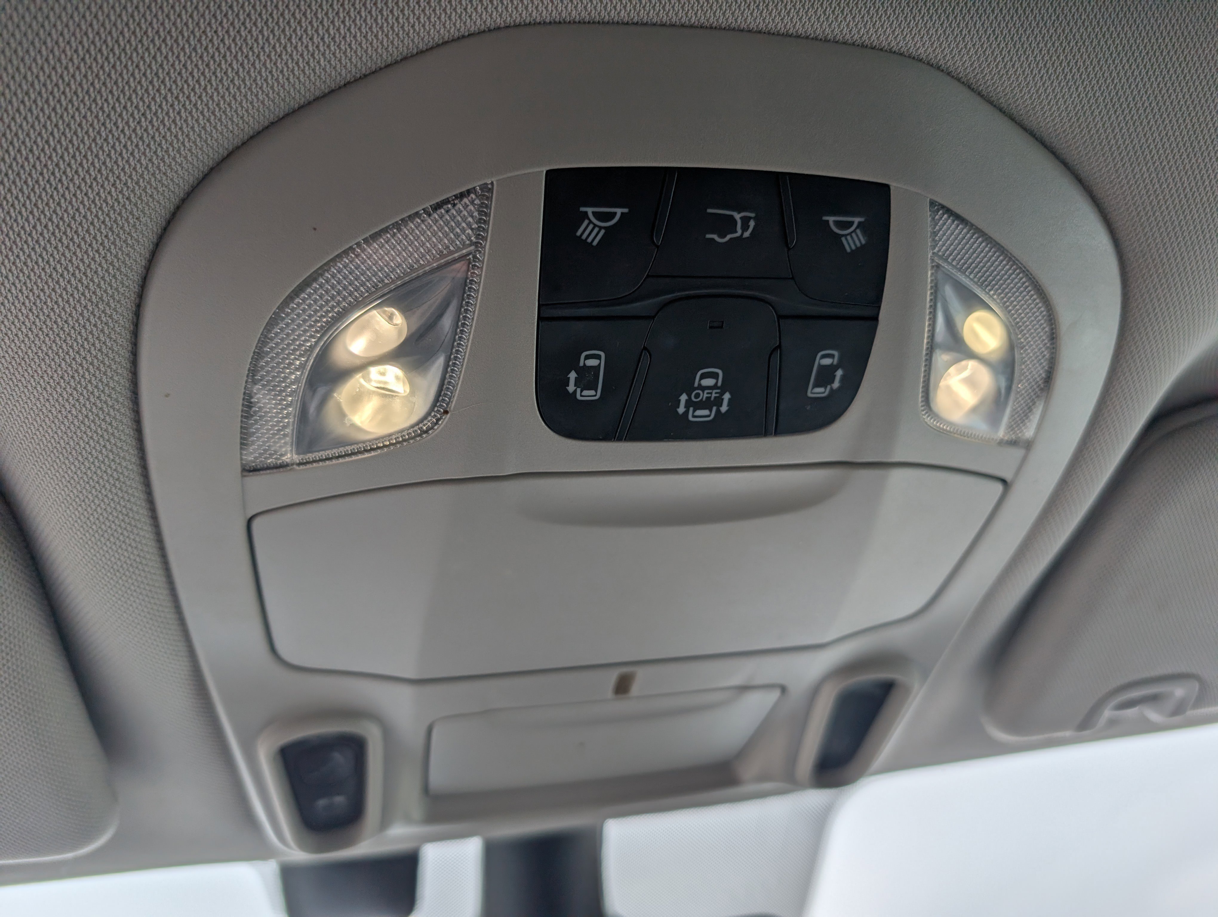 Used 2021 Chrysler Pacifica Limited w/ Uconnect Theater Family Group image 25