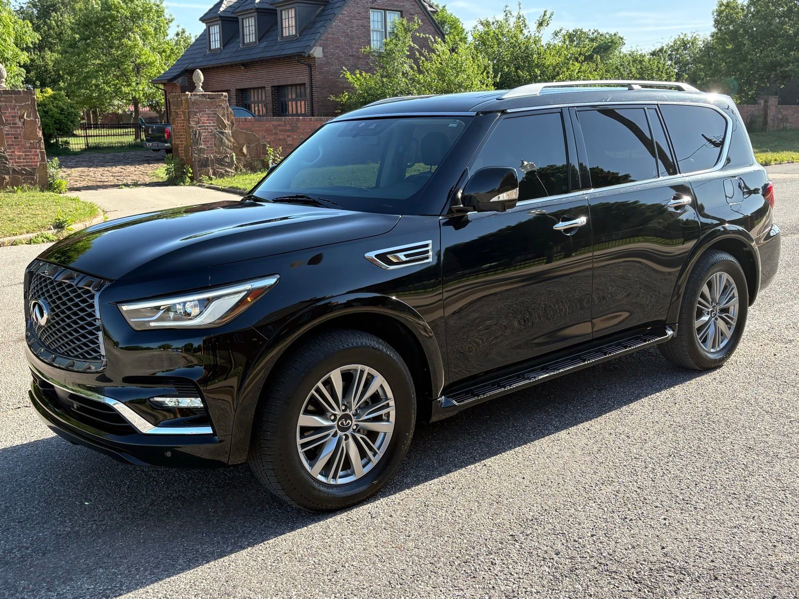 Used 2021 INFINITI QX80 Luxe RWD image 2