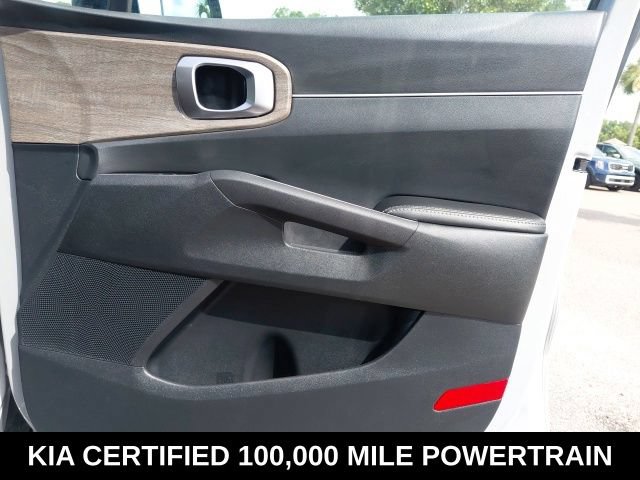 Certified 2023 Kia Sorento S w/ Panoramic Sunroof Package AWD/4WD image 31