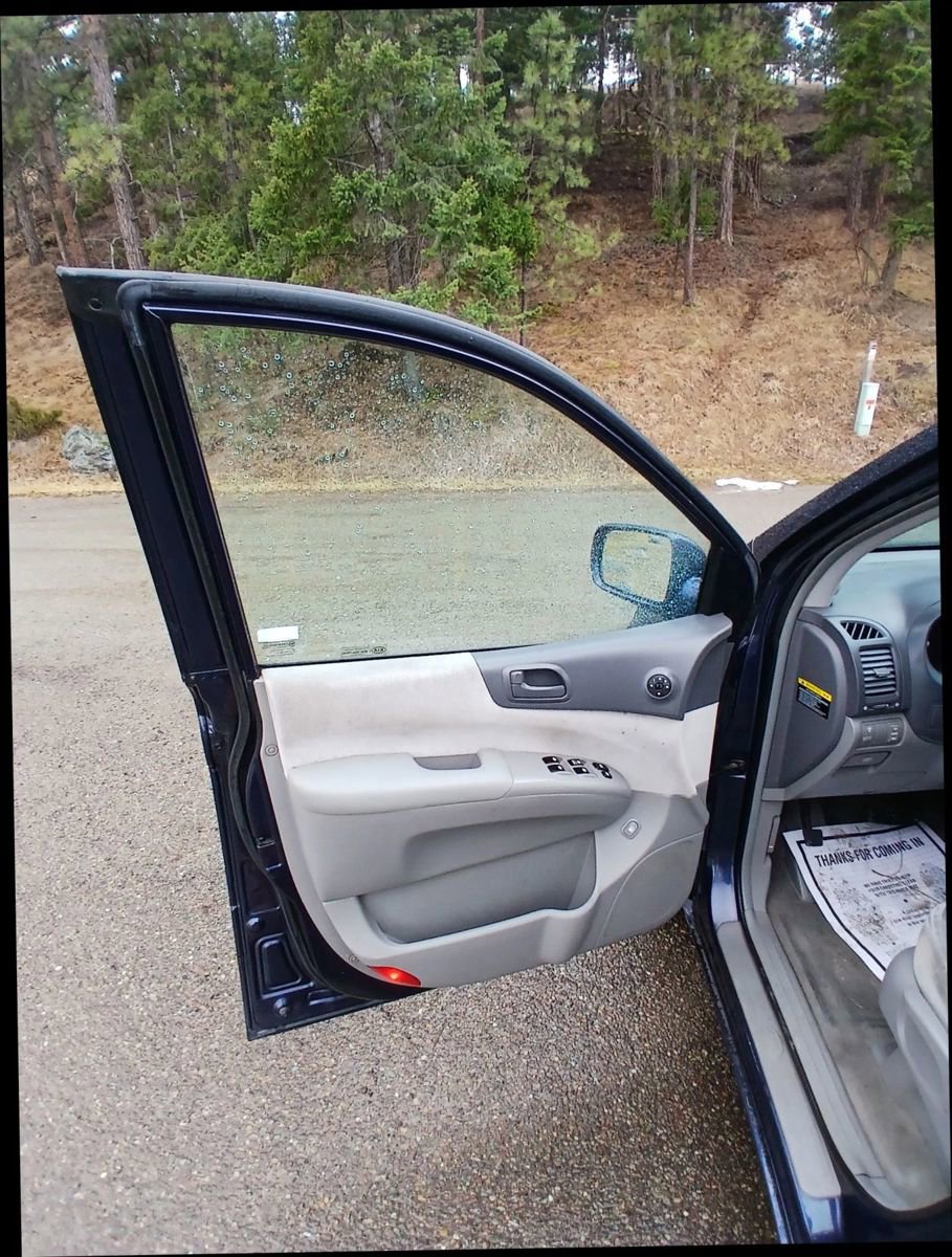 Used 2006 Kia Sedona LX image 7