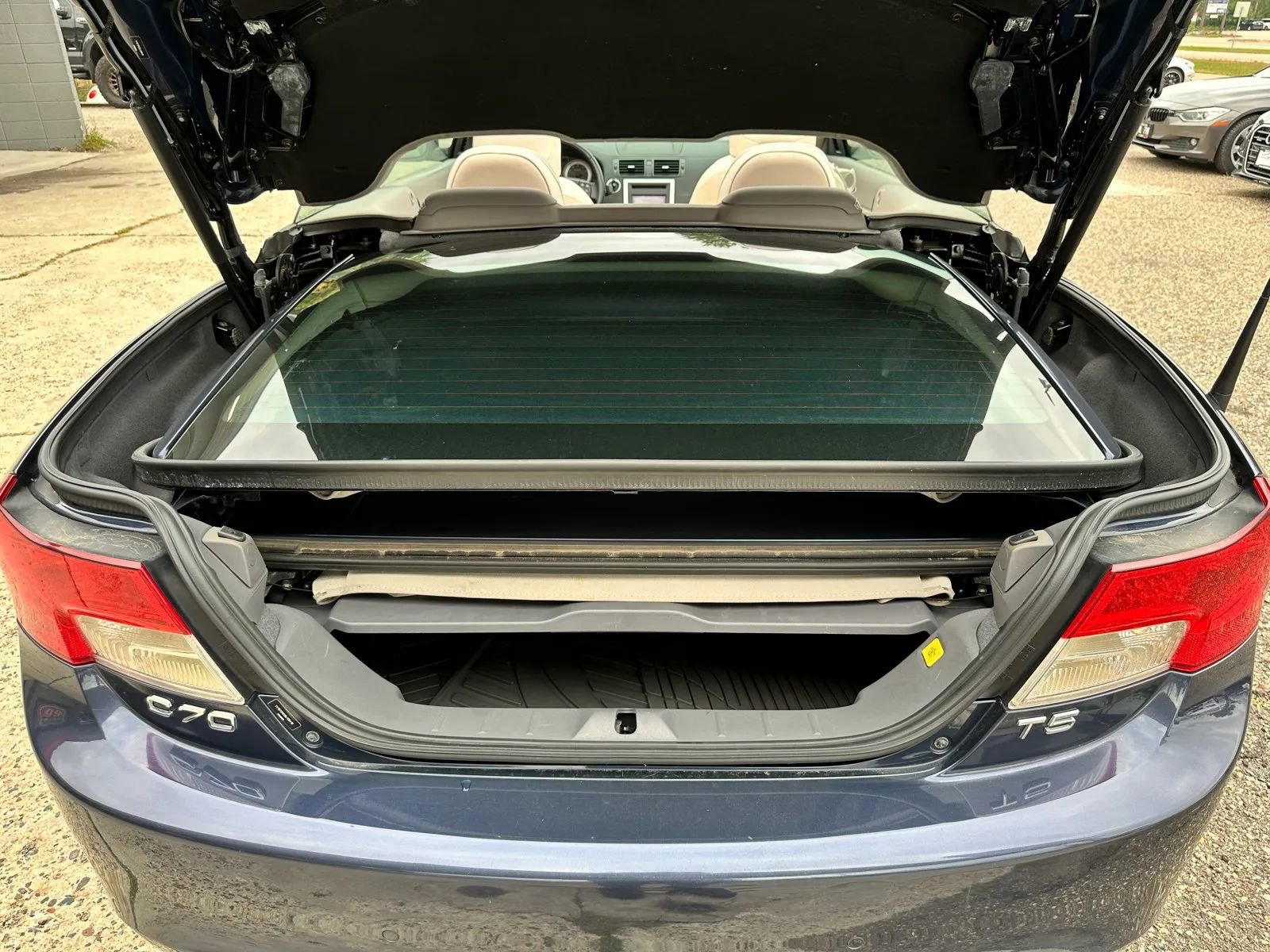 Used 2013 Volvo C70 T5 image 17